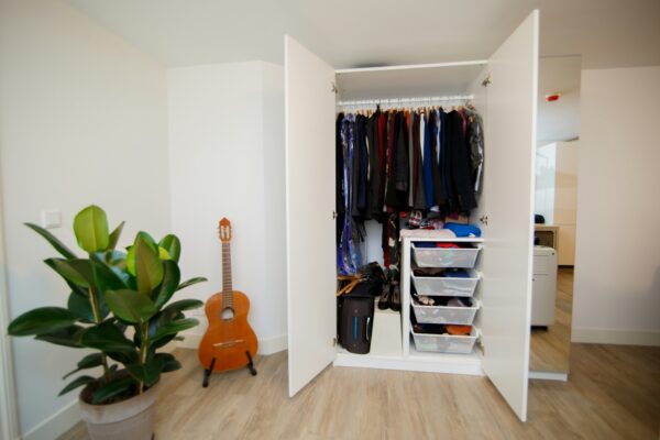 Participation libre armoire